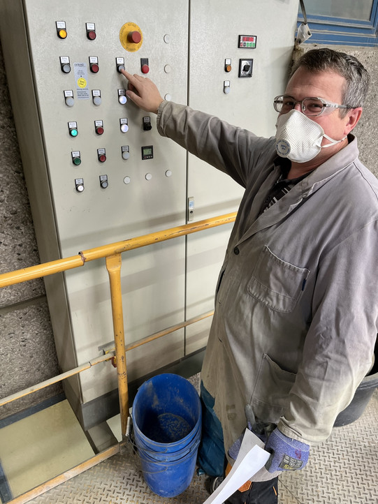 Bedienung des Betonmischers